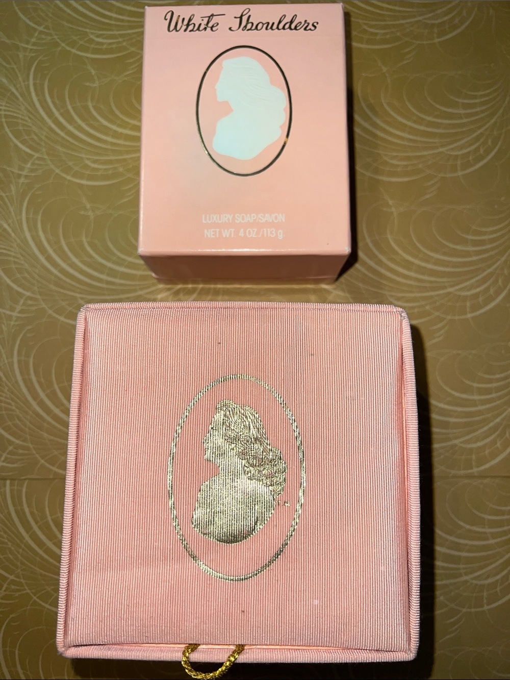 VTG Evyan White Shoulders Vanity Lot Dusting Powder & Soap Set NIB